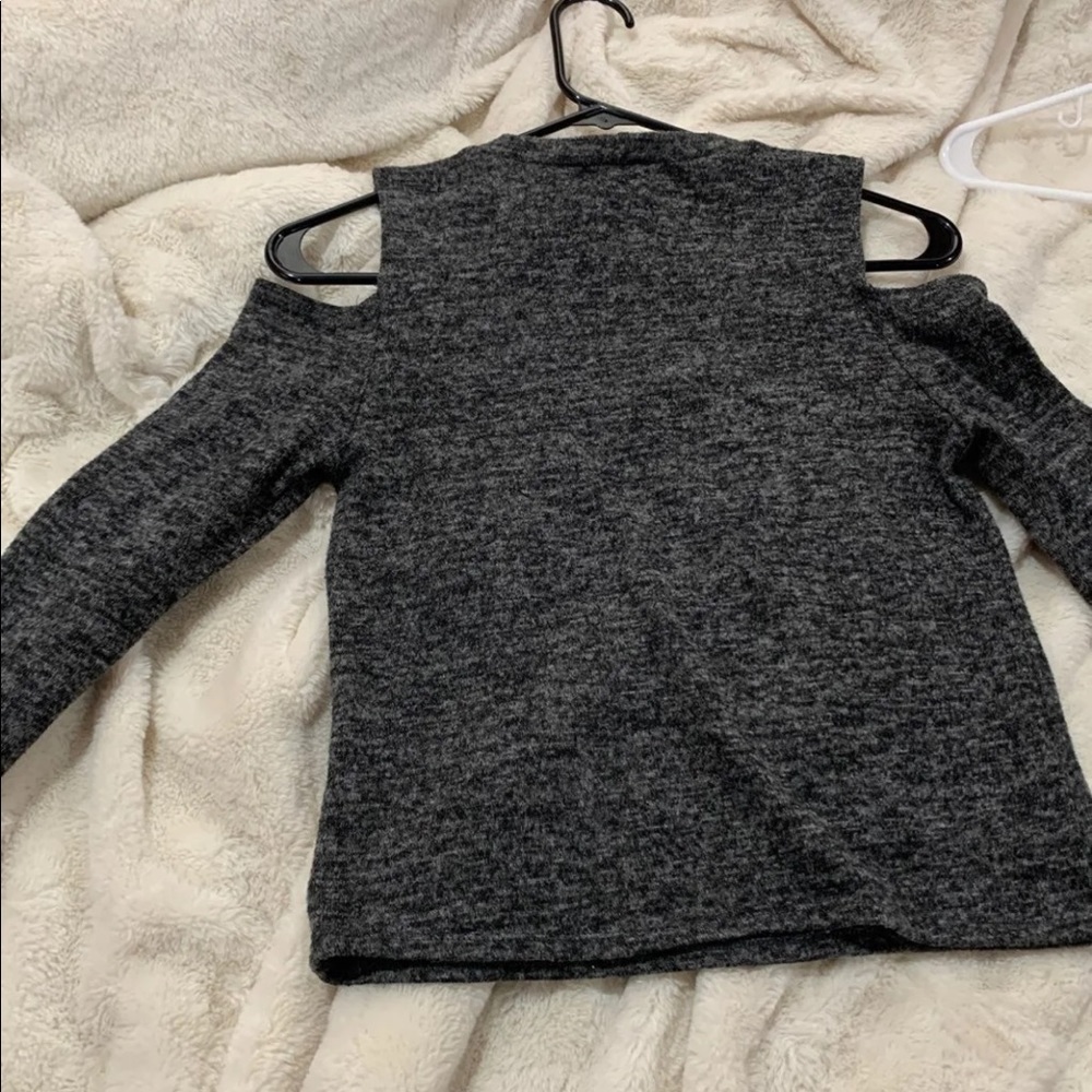 Sweater - Picture 4 of 4